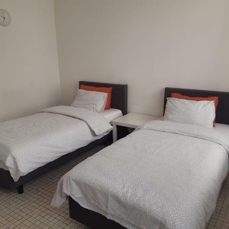 Rentbynight Aparthotel Брюксел Екстериор снимка