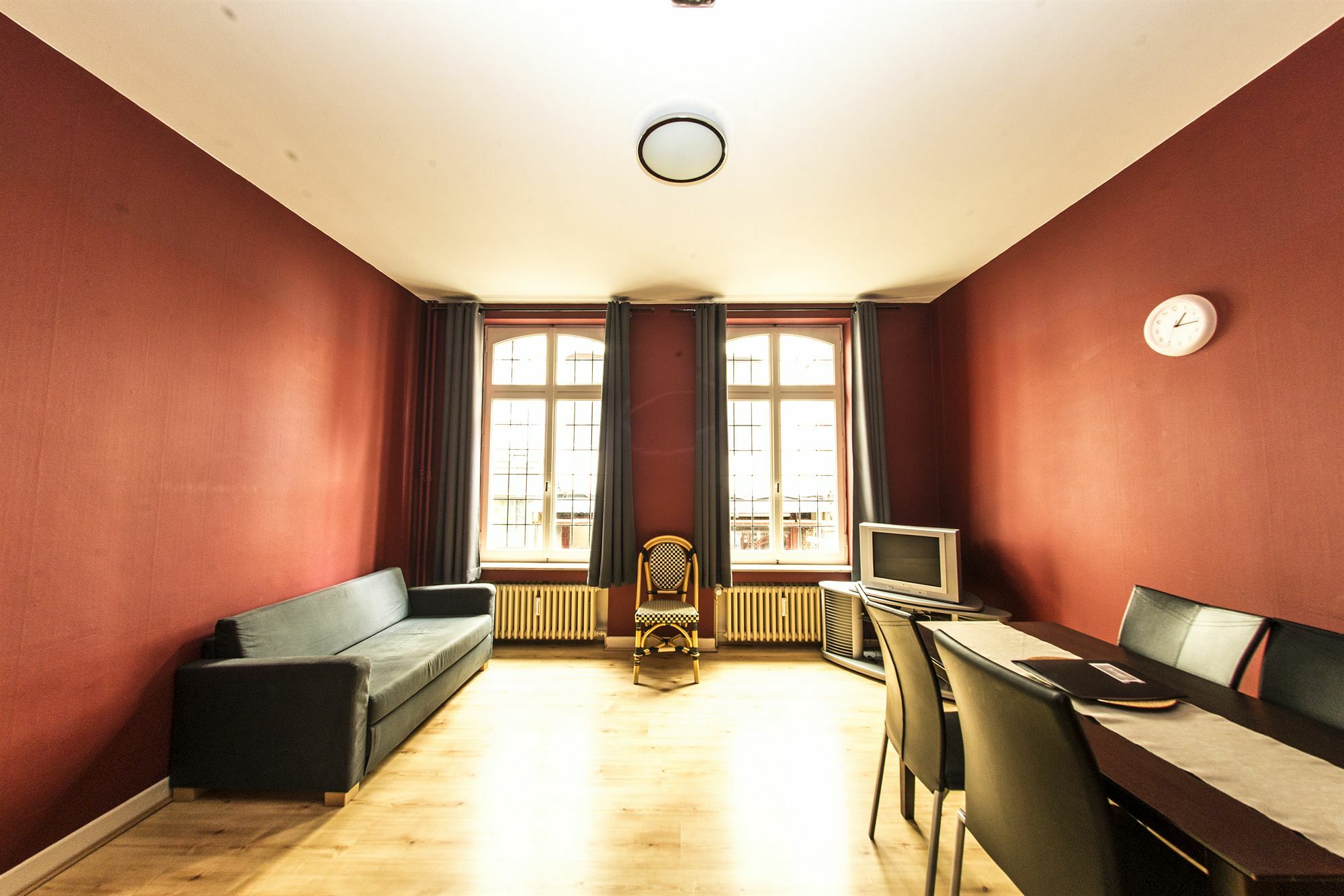 Rentbynight Aparthotel Брюксел Екстериор снимка