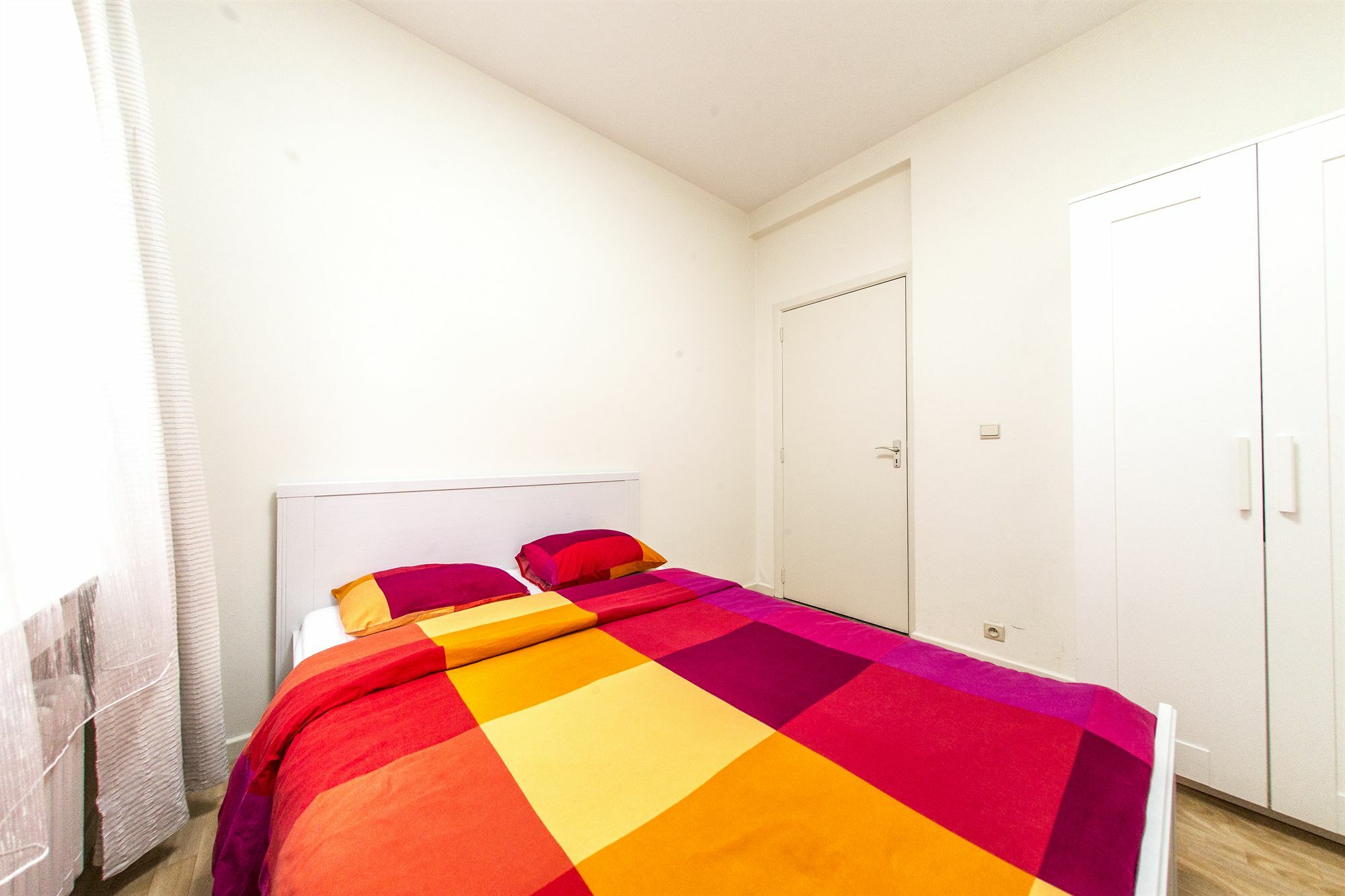 Rentbynight Aparthotel Брюксел Екстериор снимка